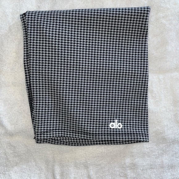 Alo yoga 7” bike short Large - Picture 5 of 6